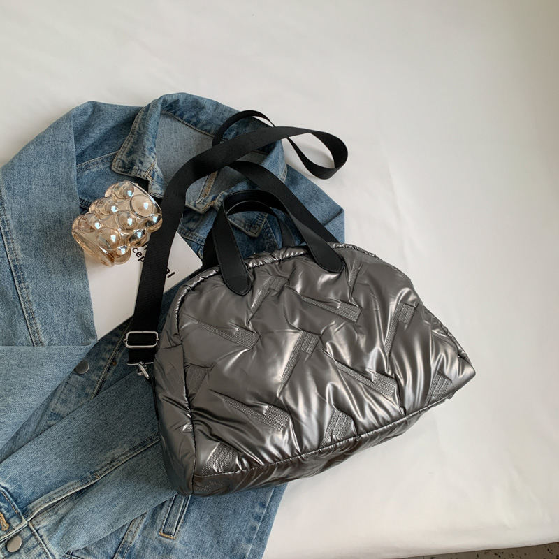 キルティングバッグ 立体編み込みデザインキルティングボストン型ショルダーバッグ