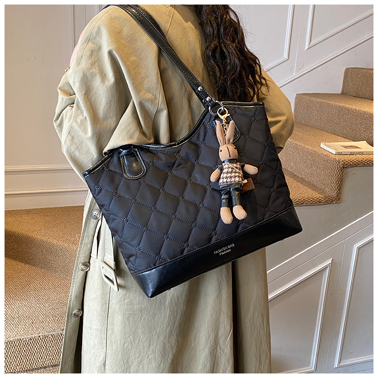 キルティングバッグ 大容量キルティングトートバッグ 通勤ショルダー対応