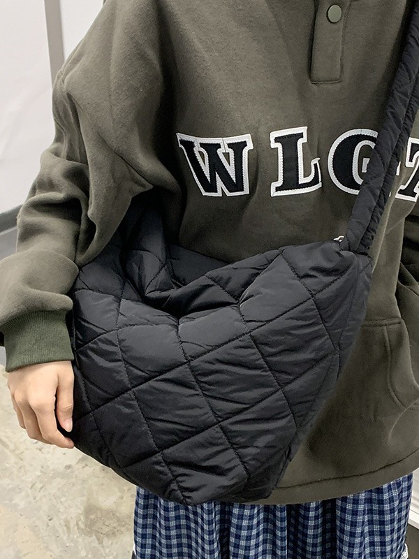 キルティングバッグ ふっくらキルティングショルダートートバッグ