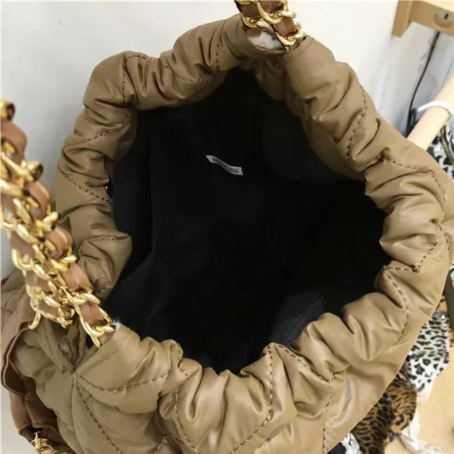 https://fulmo-img-server.com/kiruti/8608c219-ea78-46de-afce-a3d4708b8d12.jpg