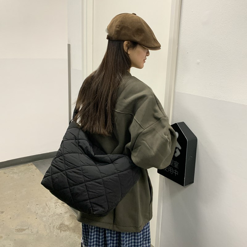キルティングバッグ ふわり軽やかキルティングショルダー