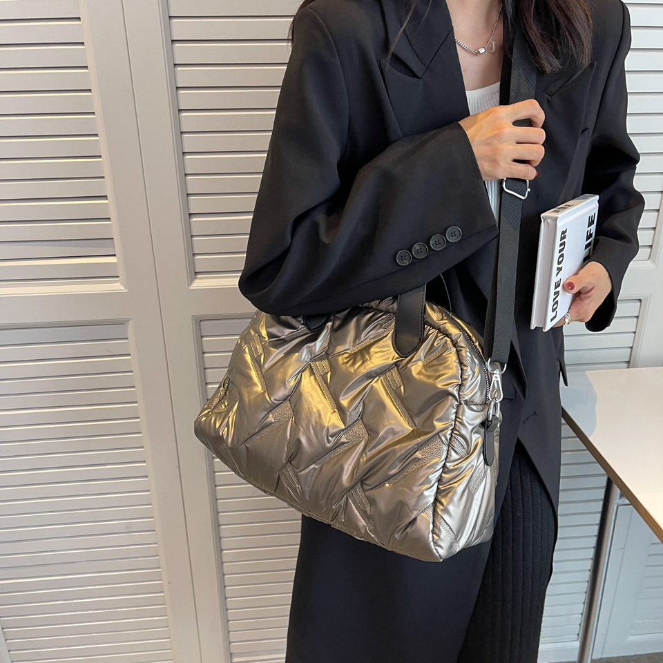 キルティングバッグ 立体編み込みデザインキルティングボストン型ショルダーバッグ