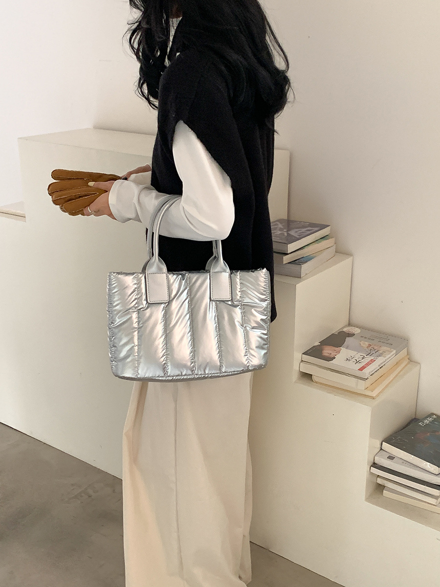 キルティングバッグ 中綿入りふっくらキルティングトートバッグ