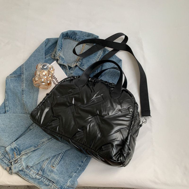 キルティングバッグ 立体編み込みデザインキルティングボストン型ショルダーバッグ