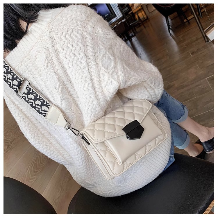 https://fulmo-img-server.com/kiruti/aa69181d-9de3-4b0d-8f7f-aab992d70f76.jpg