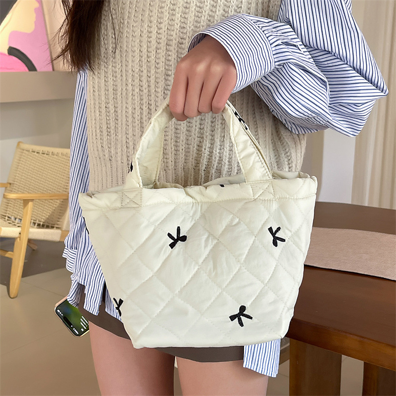 キルティングバッグ リボン刺繍キルティングトートバッグ 可愛いミニバッグ