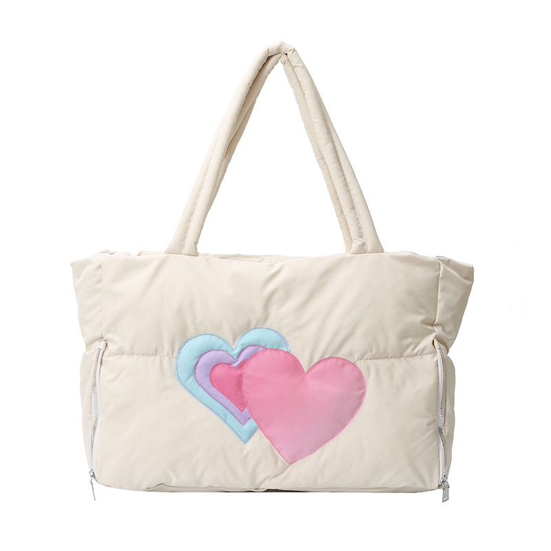 キルティングバッグ ハート刺繍キルティング大容量トートバッグ