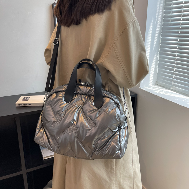 キルティングバッグ 立体編み込みデザインキルティングボストン型ショルダーバッグ