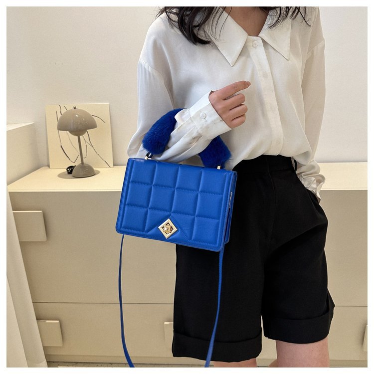 キルティングバッグ ふわもこファー付きキルティングショルダー