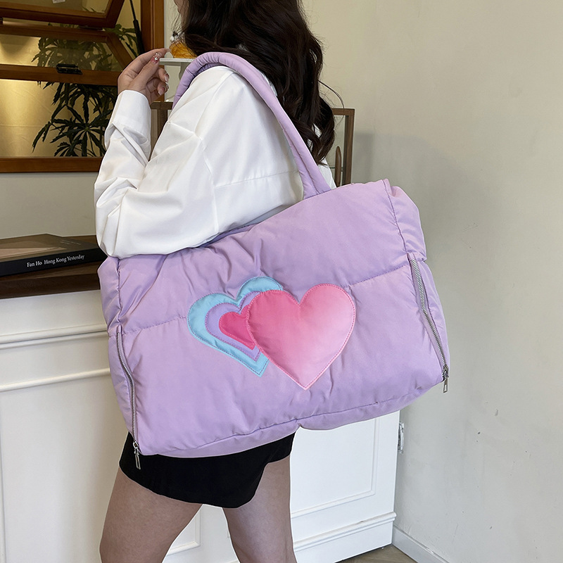 キルティングバッグ ハート刺繍キルティング大容量トートバッグ