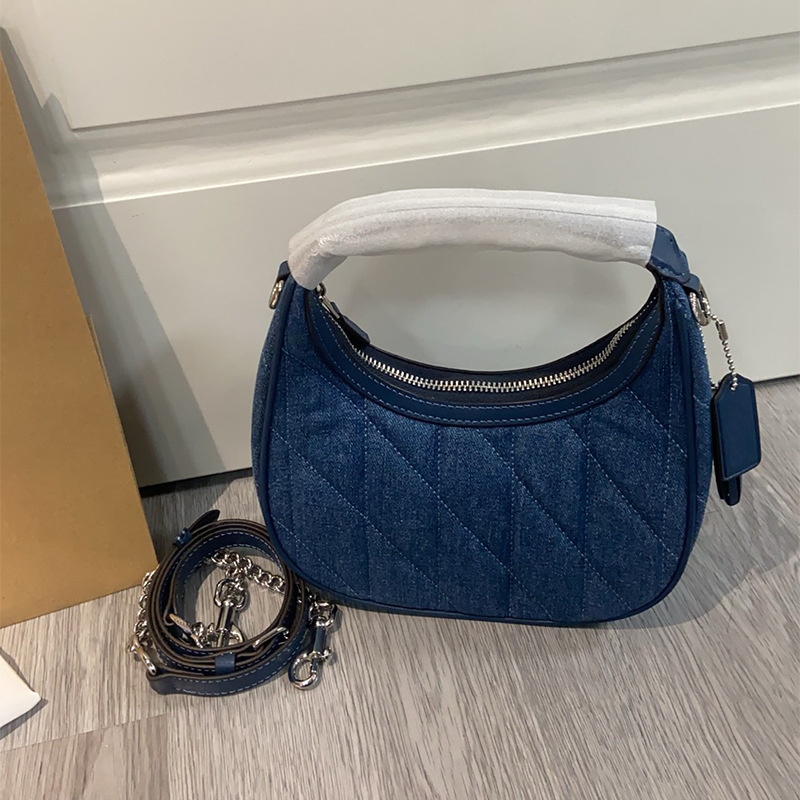 キルティングバッグ デニム風三日月型キルティングバッグショルダー