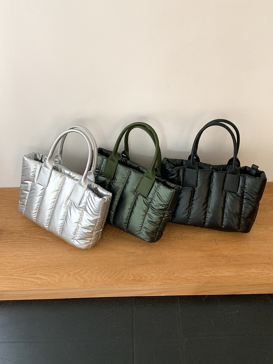 キルティングバッグ 中綿入りふっくらキルティングトートバッグ