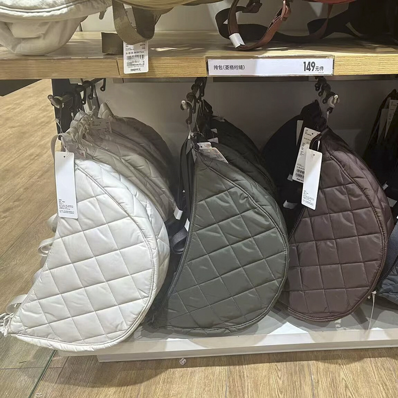 キルティングバッグ シンプル半月型キルティングショルダー