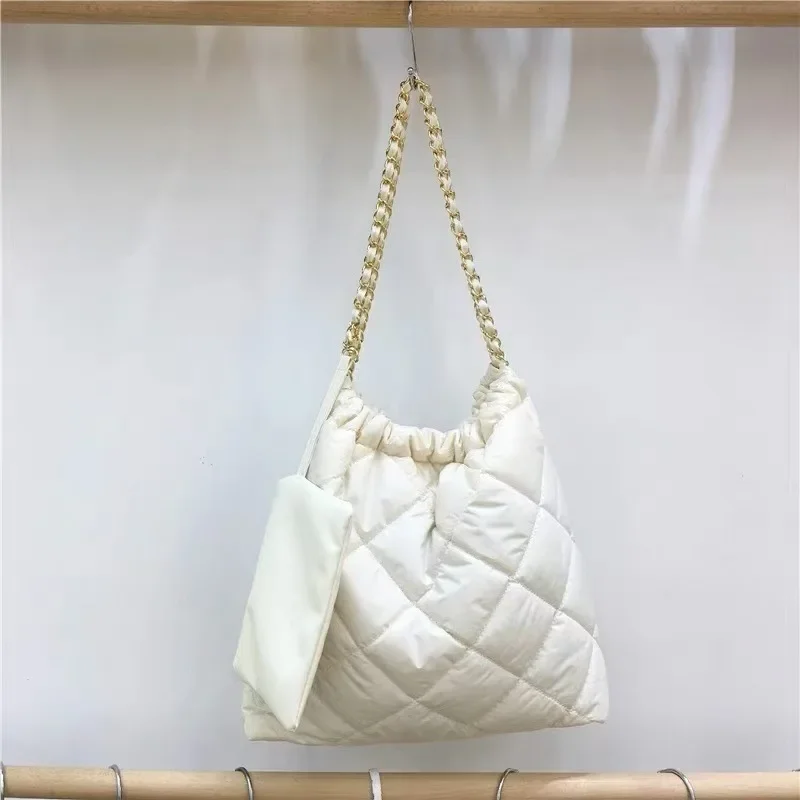 https://fulmo-img-server.com/kiruti/f8b9ece6-cacb-45a3-b6fd-843dd8f1b26a.jpg