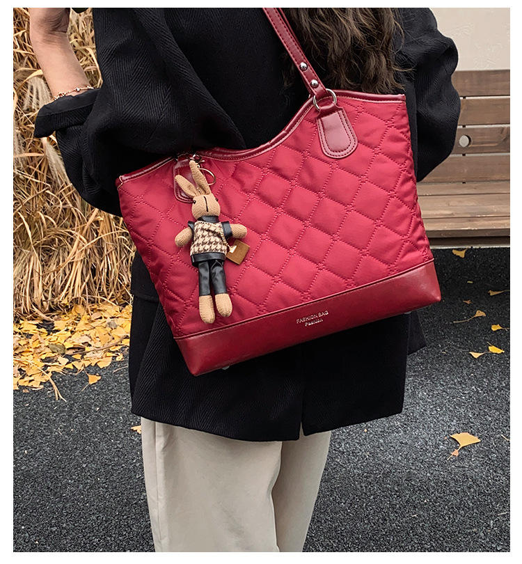 キルティングバッグ 大容量キルティングトートバッグ 通勤ショルダー対応