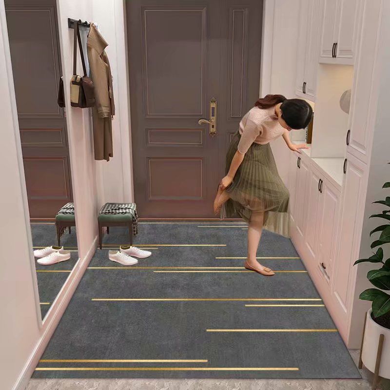 新型キッチンマット 入り口を彩る防滑デザイン 柔らかな足触りで快適空間