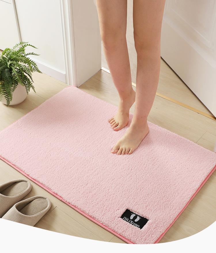 キッチンで使える防滑マット 浴室やトイレでも活躍する吸水性の高い便利アイテム