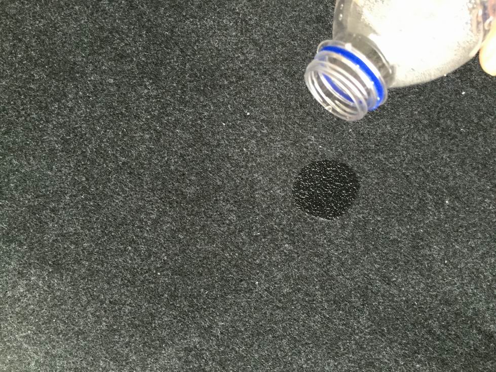 油や液体を吸収するキッチンマット 工場や廊下に最適な耐汚れマット 防水加工で安心