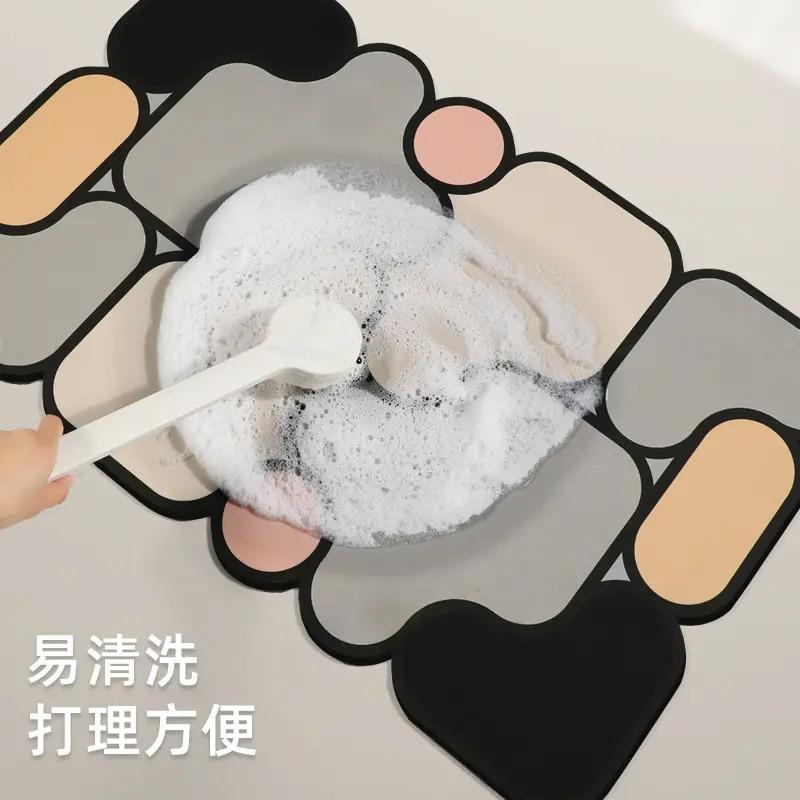 速乾性と耐磨耗を兼ね備えたキッチン用吸水マット 安全な防滑設計で快適な空間を実現