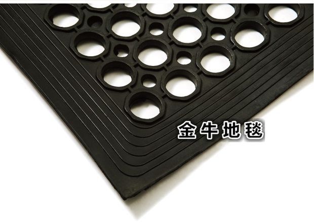 商用キッチンに最適な防滑マット 油や水を弾く高性能設計 シンプルでおしゃれなデザイン