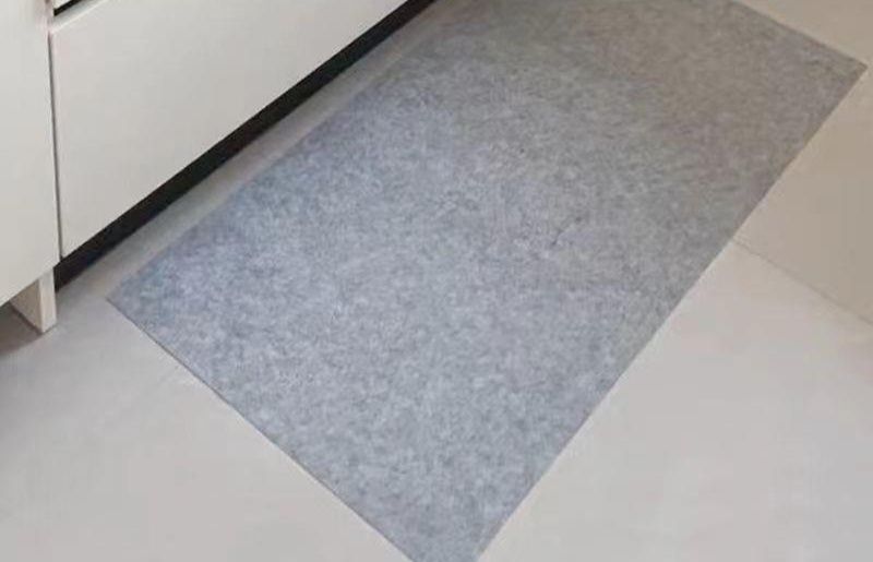 拭けて清潔！防水防油加工の透明キッチンマット60×120cm滑り止め付き