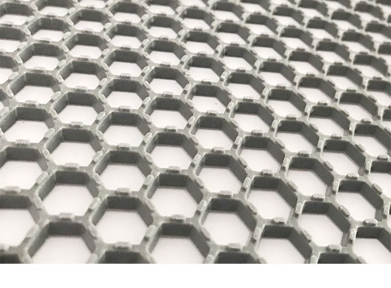 キッチンやバスルームに最適な防滑マット すべり止め機能付きで安心 どんな場所でも活躍する万能アイテム