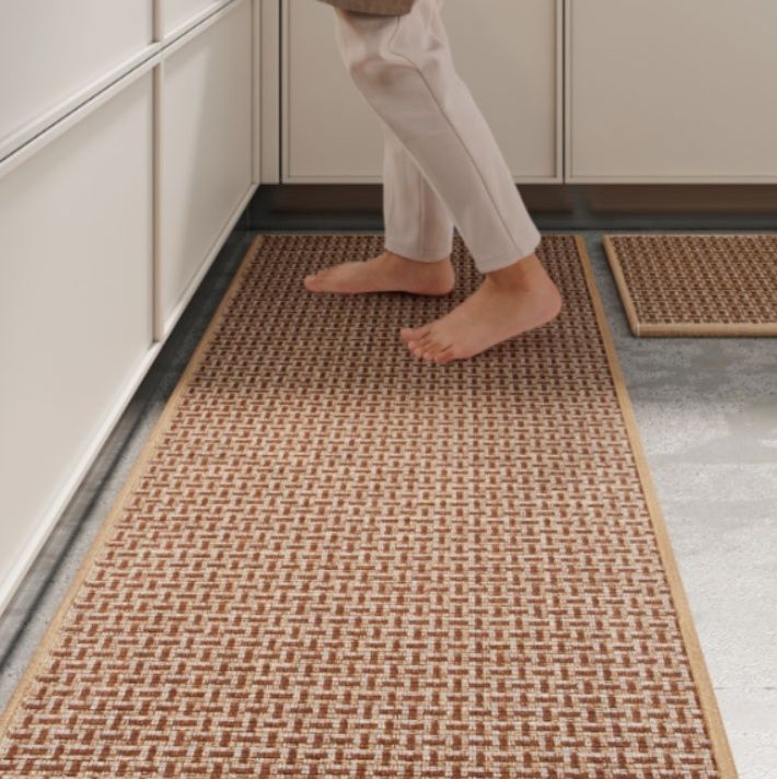 滑り止め付きでずれない！45×180cm対応の撥水加工キッチンマット