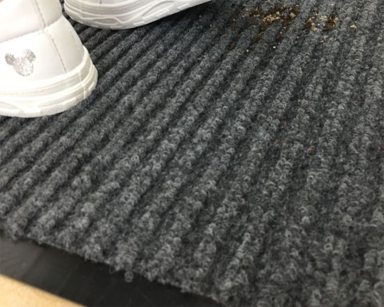 おしゃれな北欧デザインで撥水・洗える滑り止め付きキッチンマット