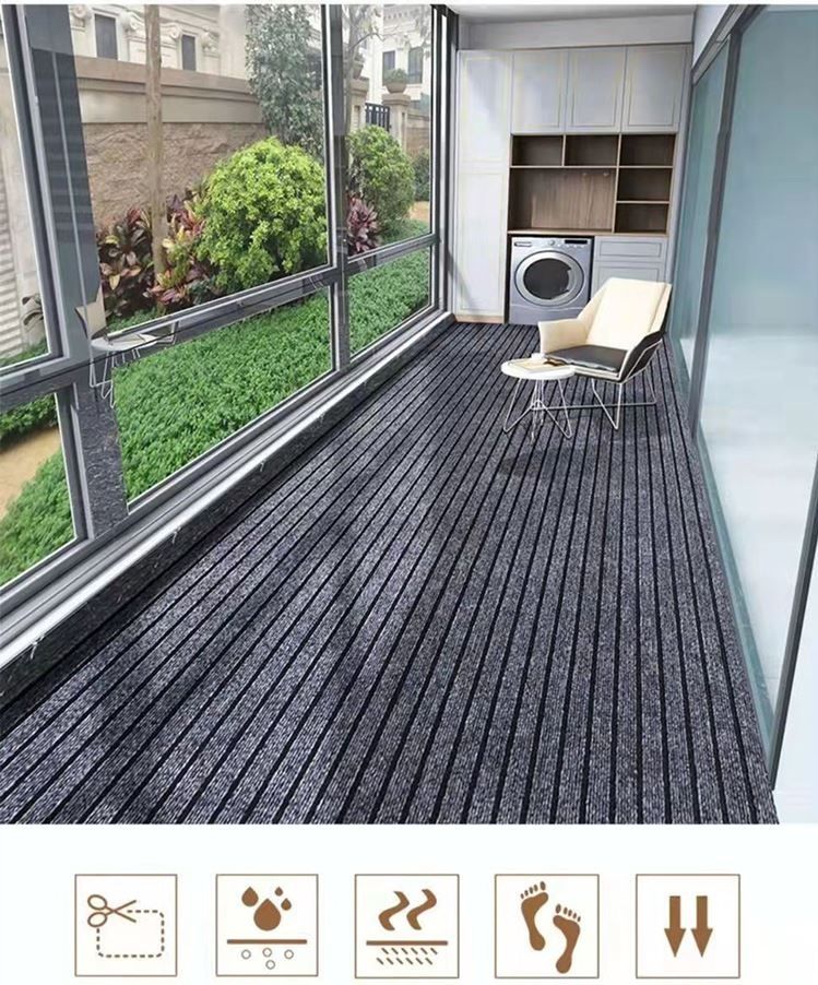 拭き取れて洗える！ストライプ柄の滑り止め付きキッチンマット