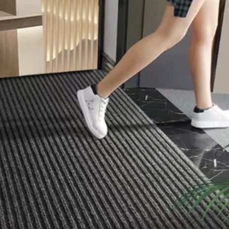 撥水加工で拭ける！北欧風デザインの滑り止め付きキッチンマット