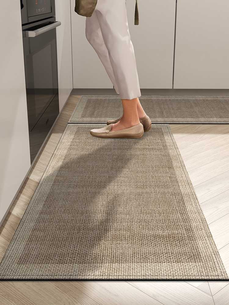 水仕事も安心！吸水で料理時間がもっと快適になるキッチンマット5選