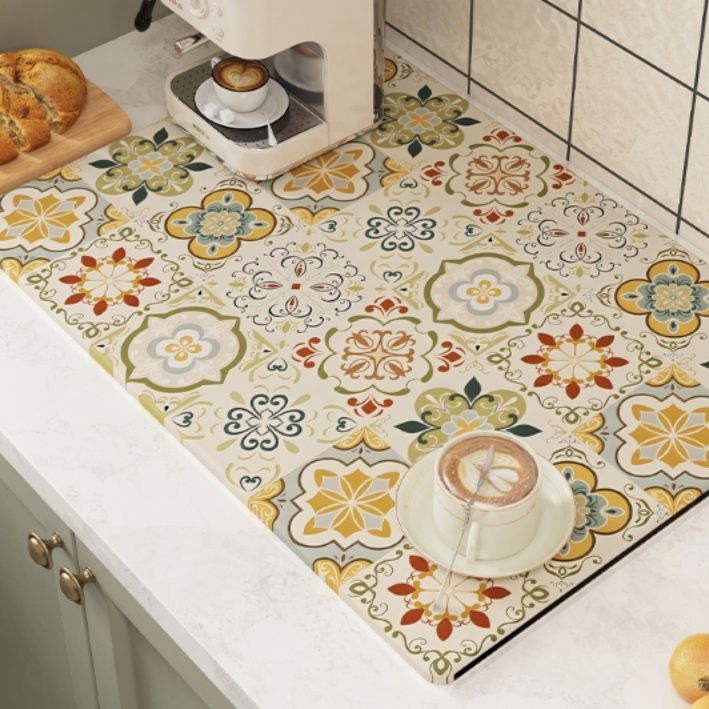 拭ける防水キッチンマット！田園風花柄で吸水速乾＆滑り止め付き