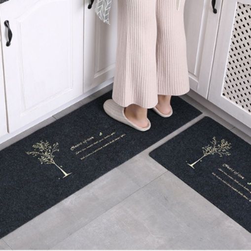 拭き取れて清潔！滑り止め付きでずれない透明感のあるおしゃれキッチンマット