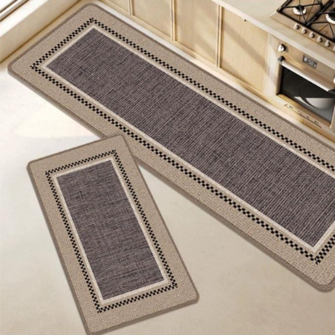 吸水防滑で汚れも拭き取れる！条纹デザインの洗えるキッチンマット