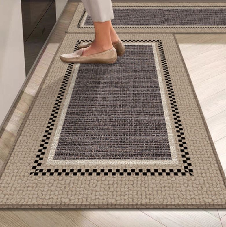 吸水防滑で汚れも拭き取れる！条纹デザインの洗えるキッチンマット