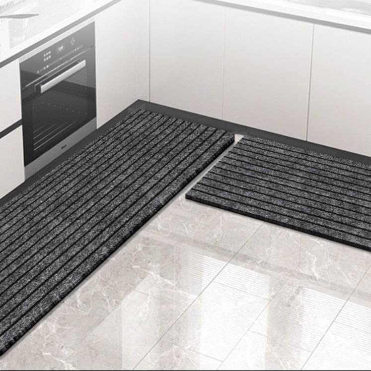 滑り止め付きで拭ける！北欧風ストライプのおしゃれキッチンマット