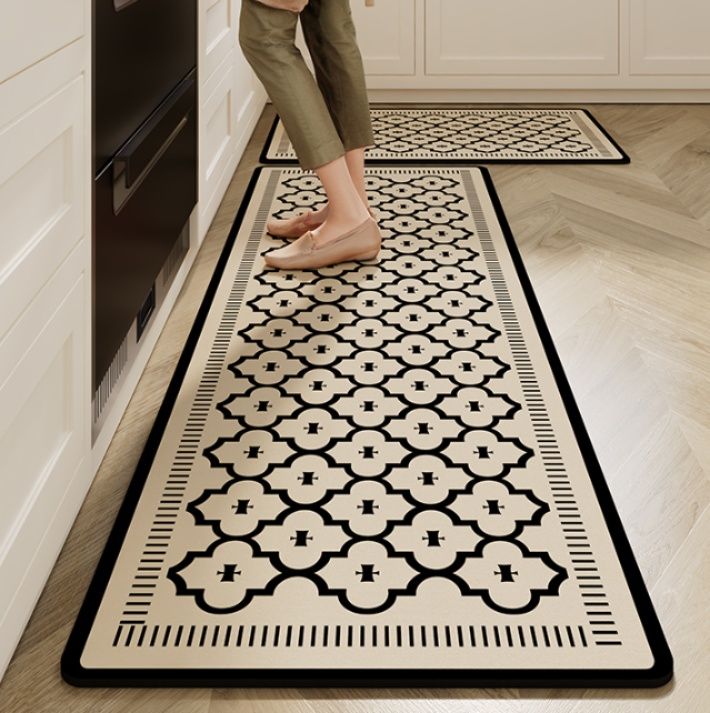 吸水性抜群で油汚れ防止！安全でお手入れ簡単な滑り止めキッチンマット