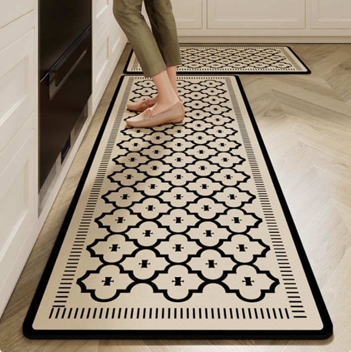 吸水性抜群で油汚れ防止！安全でお手入れ簡単な滑り止めキッチンマット
