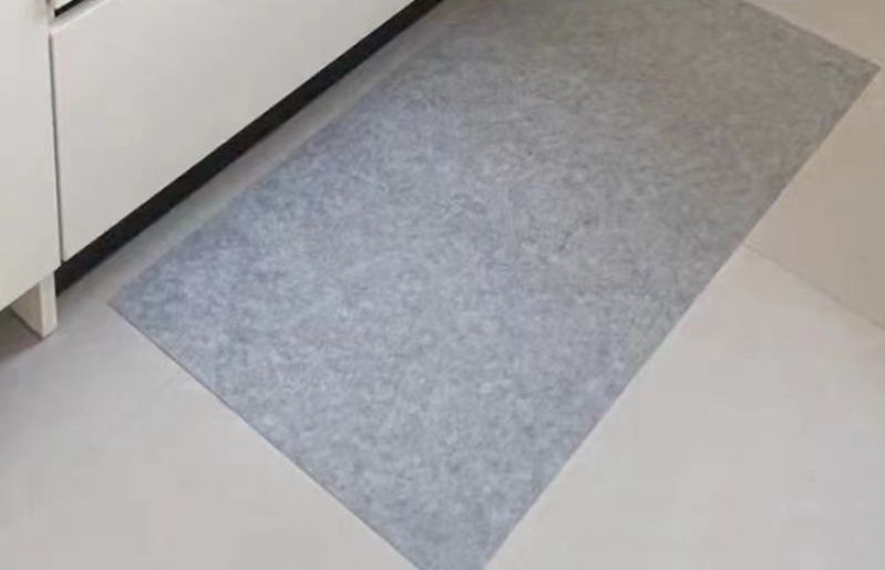 圧迫感なく使える薄型軽量設計でおしゃれなキッチンマット