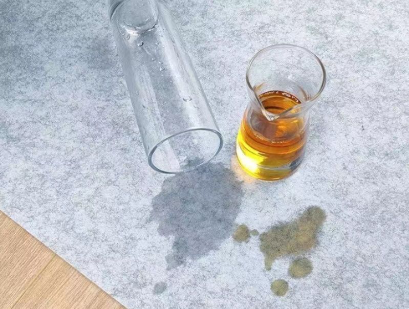 圧迫感なく使える薄型軽量設計でおしゃれなキッチンマット