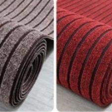 PVC製で拭き取りやすい！オーダーメイド対応の滑り止め付きキッチンマット