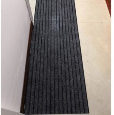 撥水加工で汚れにくい！カットできるストライプ柄のキッチンマット