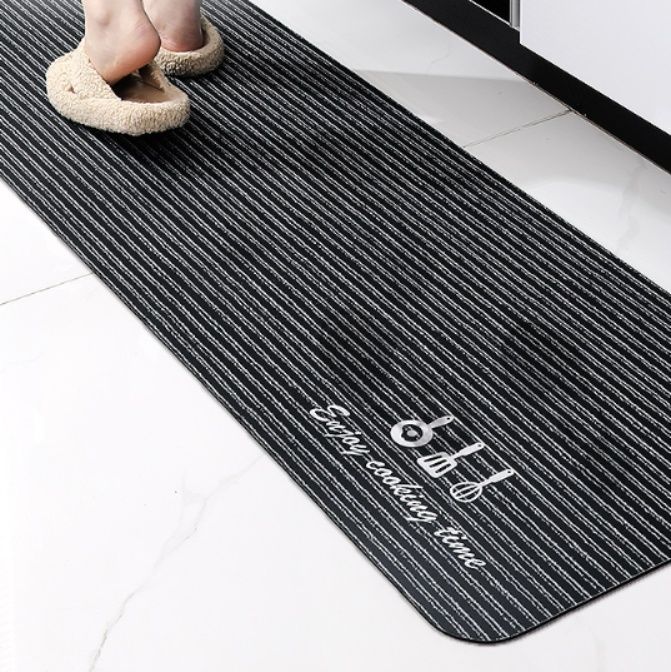 珪藻土で吸水速乾！拭けるお手入れ簡単な滑り止め付きキッチンマット