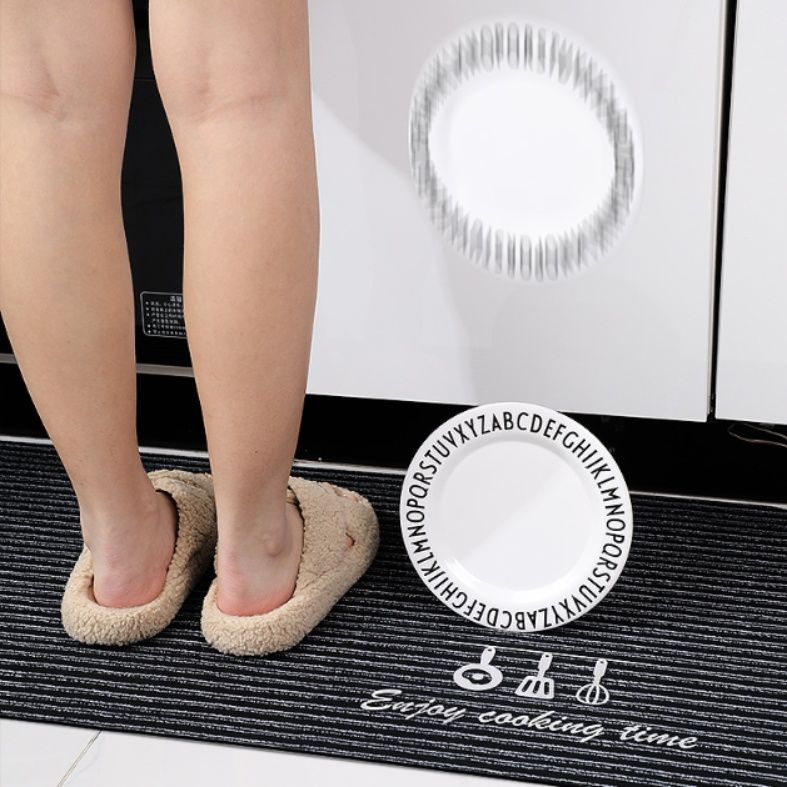 珪藻土で吸水速乾！拭けるお手入れ簡単な滑り止め付きキッチンマット