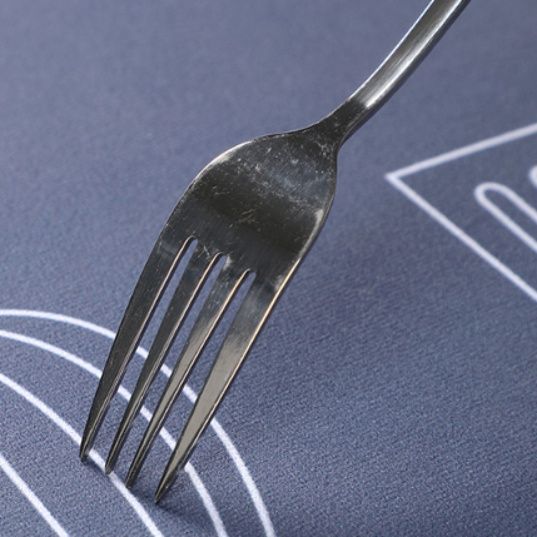 滑り止め付きでずれない！油汚れも拭ける北欧風幾何模様のキッチンマット