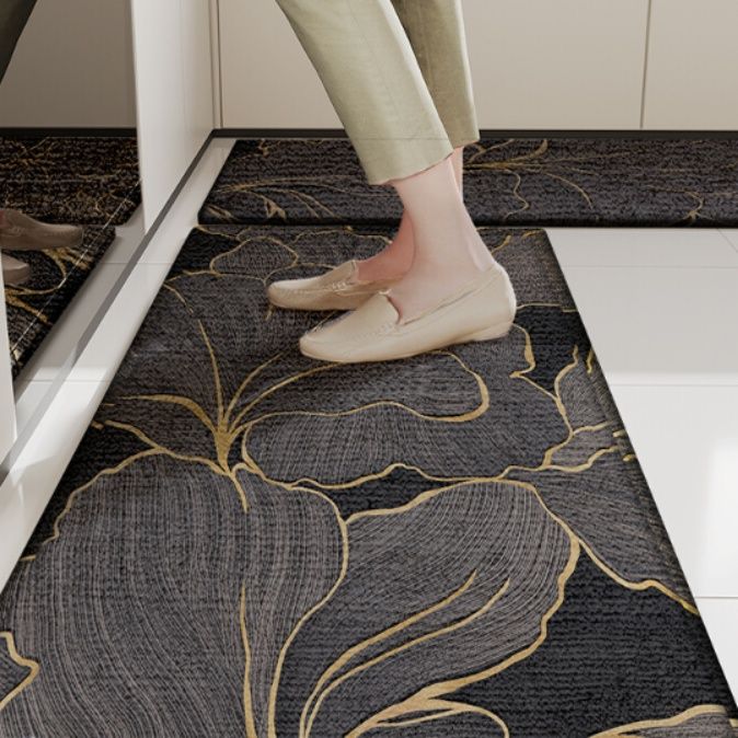 吸水性と防滑性に優れた北欧風デザインの洗えるキッチンマット