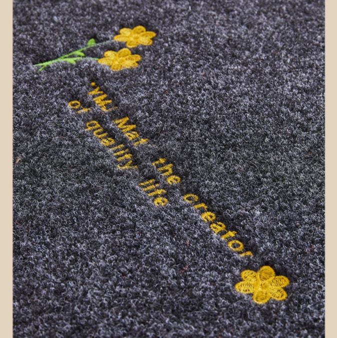 防滑・抗菌機能付き洗えるキッチンマット！葉柄北欧デザインで油汚れもサッと拭ける