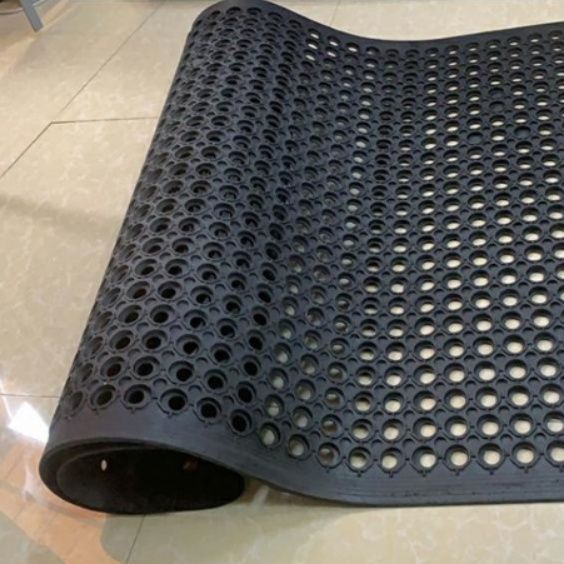 PVC素材で拭けて清潔！滑り止め付きキッチンマット多サイズ展開