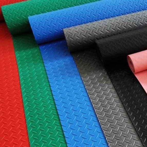 水に強く洗えてふかふか綿状クッションの北欧風キッチンマット