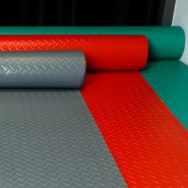 防水防滑で安全！手洗い可能なPVC素材の厚手キッチンマット